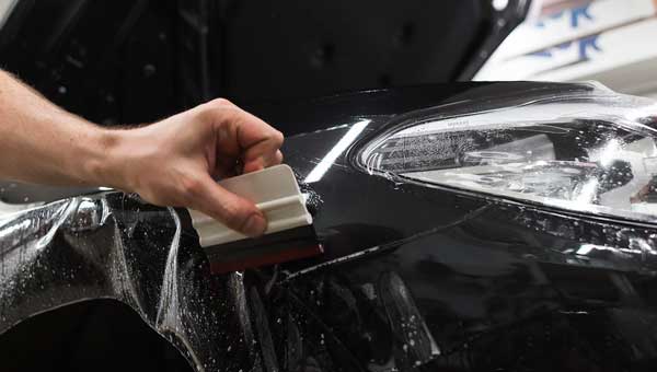 Как защитить лакокрасочное покрытие автомобиля
